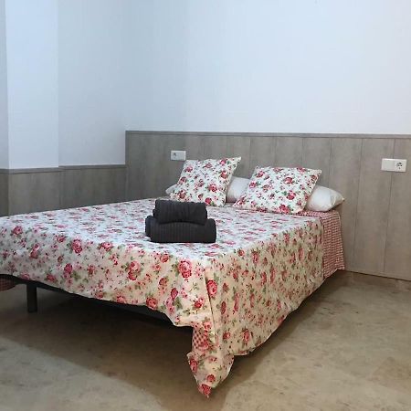 Amazing And Clean Studio Very Close To City Center Малага Екстериор снимка