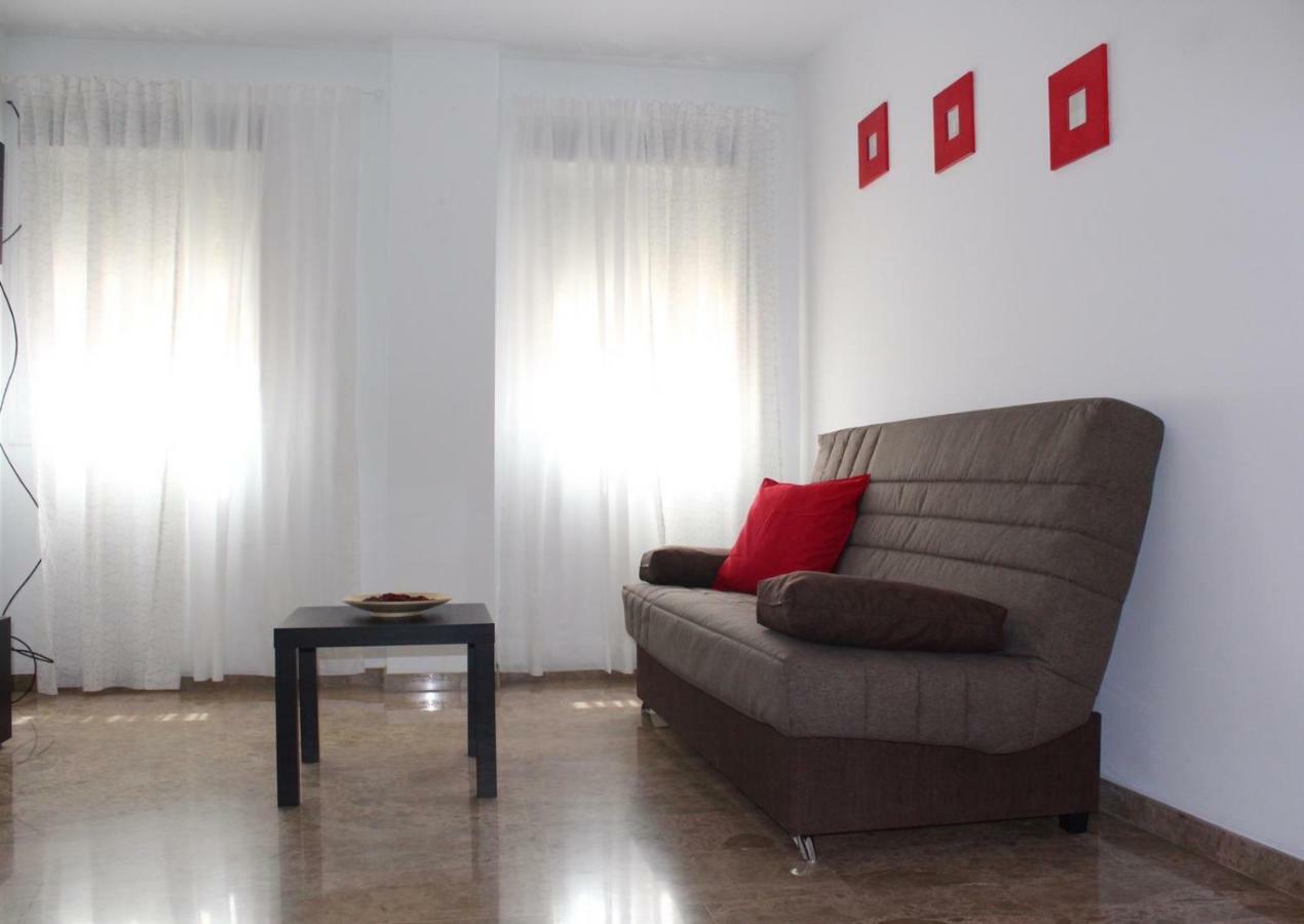Amazing And Clean Studio Very Close To City Center Малага Екстериор снимка